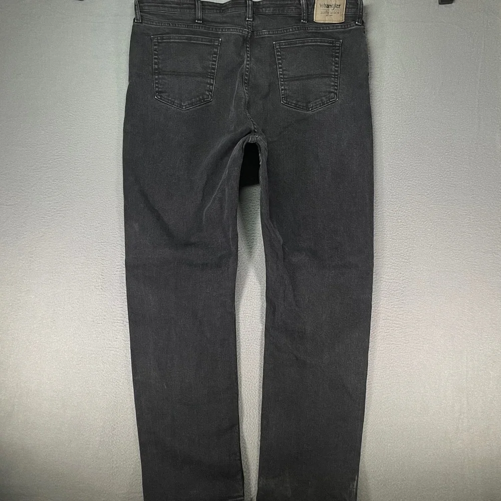 Wrangler Authentics Jeans Mens 42x34 Black Straight Leg Stretch Denim